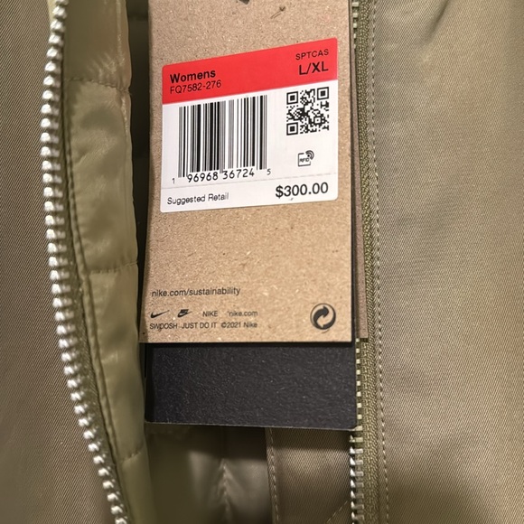 Nike NSW Therma Fit Oversized Bomber Puffy Jacket Quilted Satin Olive - Picture 7 of 10